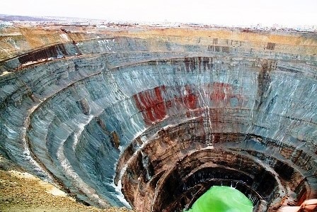 Khám phá mỏ kim cương khổng lồ lớn thứ 2 thế giới - 12 An Tử
